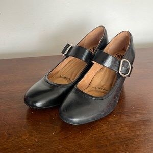 Black Mary Janes by Softt, 8M